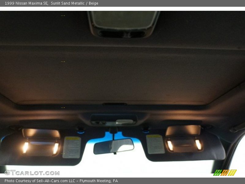 Sunlit Sand Metallic / Beige 1999 Nissan Maxima SE