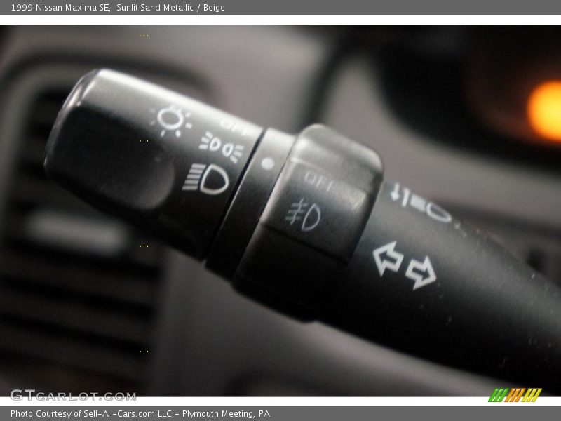 Sunlit Sand Metallic / Beige 1999 Nissan Maxima SE