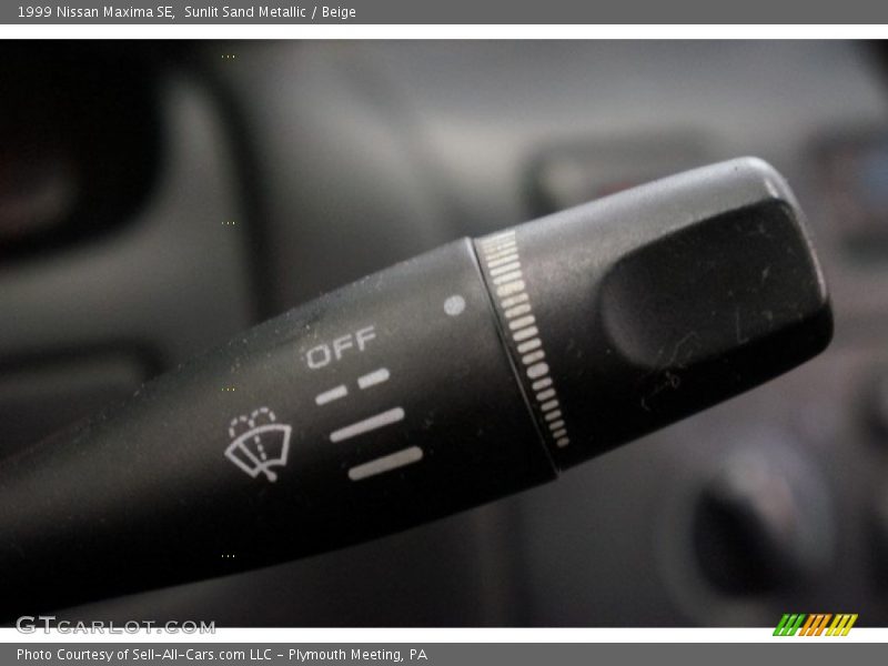 Sunlit Sand Metallic / Beige 1999 Nissan Maxima SE