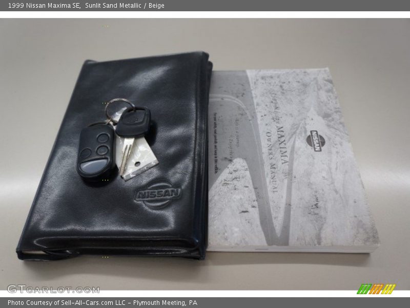 Sunlit Sand Metallic / Beige 1999 Nissan Maxima SE