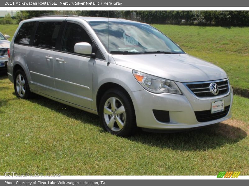 Mercury Silver Metallic / Aero Gray 2011 Volkswagen Routan SE