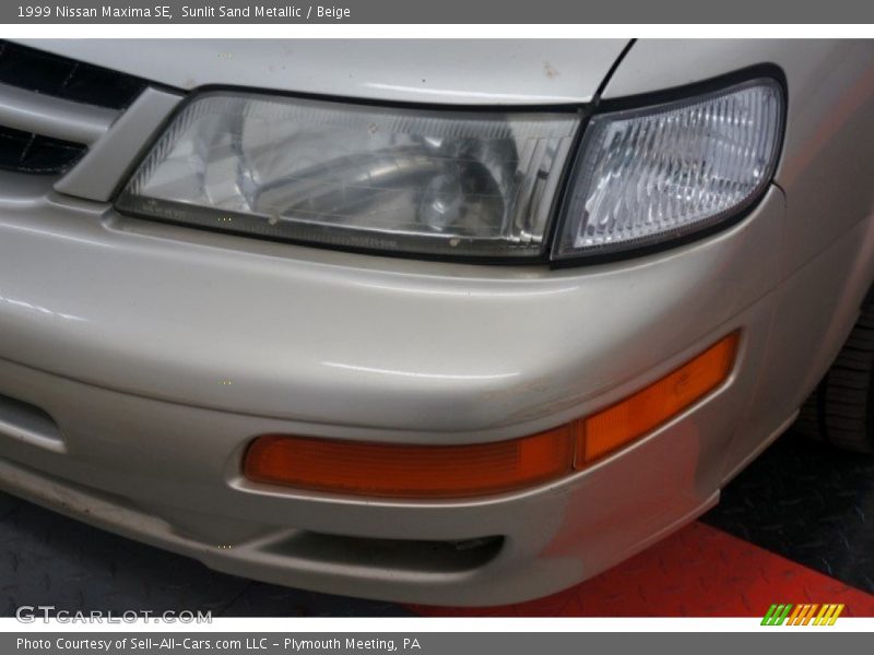 Sunlit Sand Metallic / Beige 1999 Nissan Maxima SE