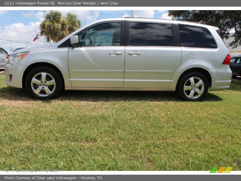 Mercury Silver Metallic / Aero Gray 2011 Volkswagen Routan SE