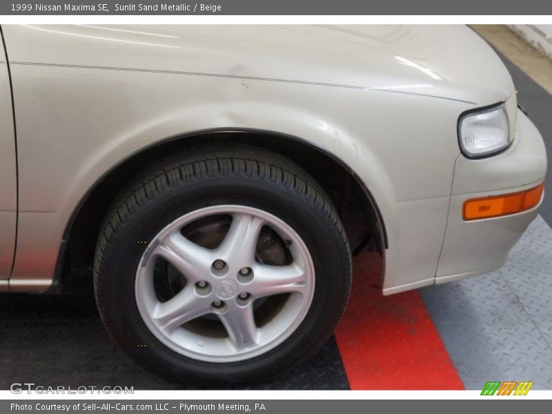 Sunlit Sand Metallic / Beige 1999 Nissan Maxima SE