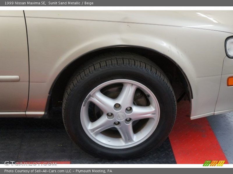 Sunlit Sand Metallic / Beige 1999 Nissan Maxima SE