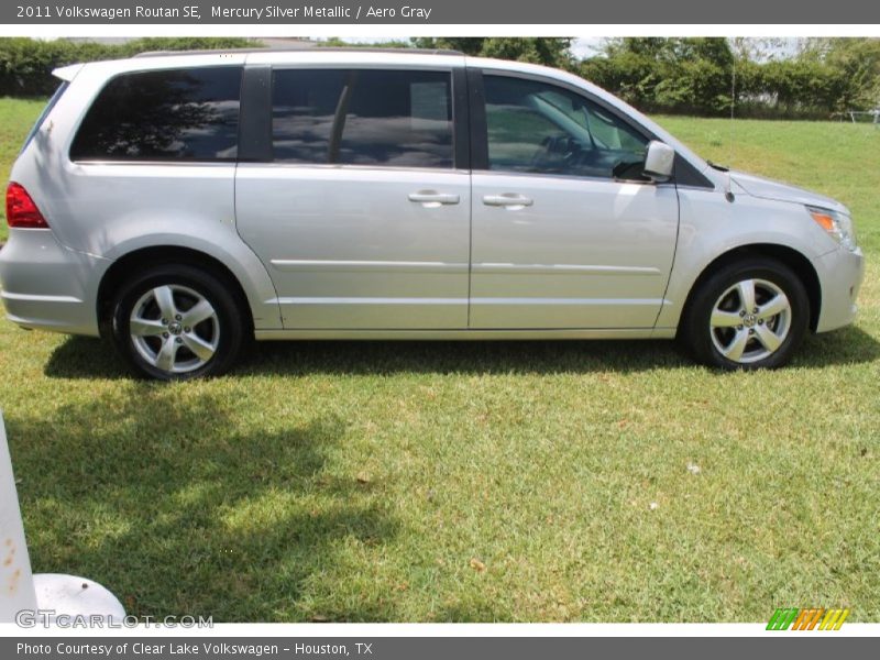 Mercury Silver Metallic / Aero Gray 2011 Volkswagen Routan SE