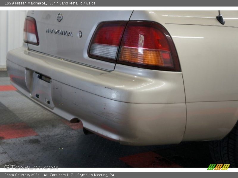 Sunlit Sand Metallic / Beige 1999 Nissan Maxima SE