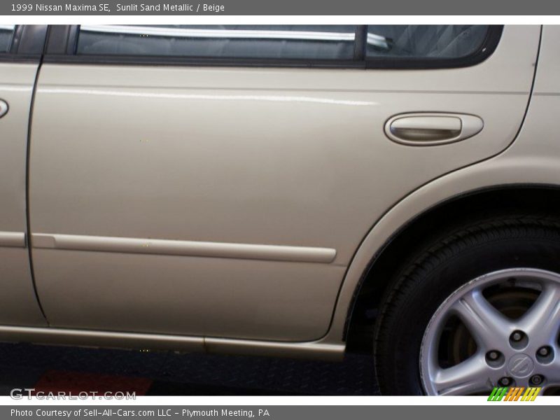 Sunlit Sand Metallic / Beige 1999 Nissan Maxima SE