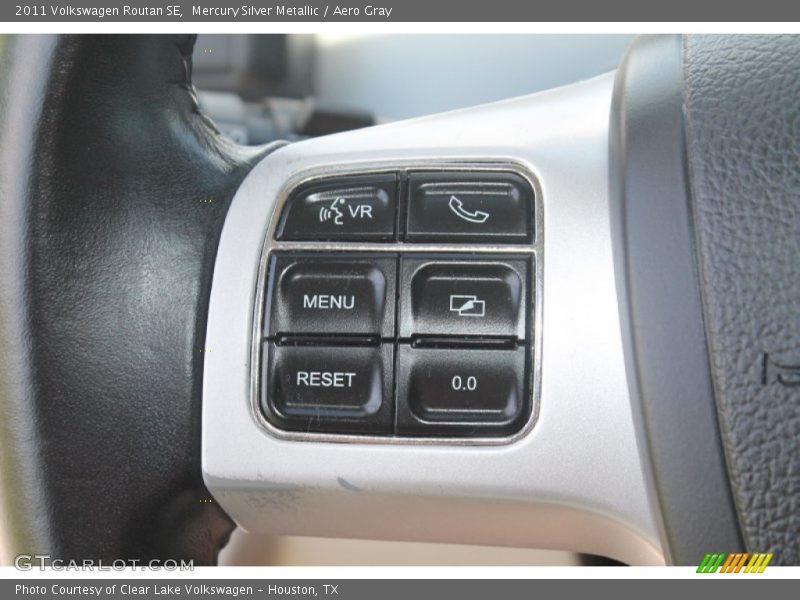 Mercury Silver Metallic / Aero Gray 2011 Volkswagen Routan SE