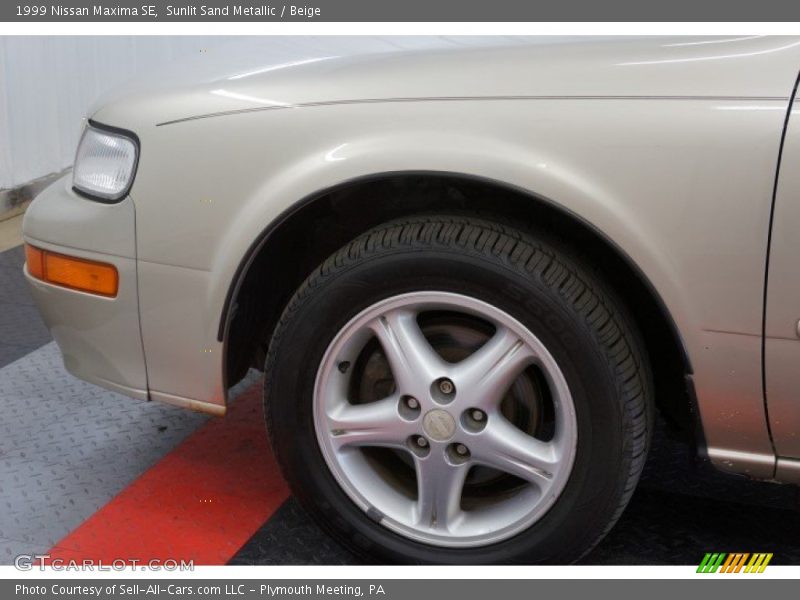 Sunlit Sand Metallic / Beige 1999 Nissan Maxima SE