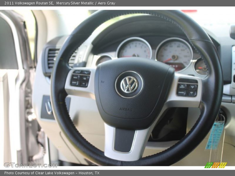 Mercury Silver Metallic / Aero Gray 2011 Volkswagen Routan SE