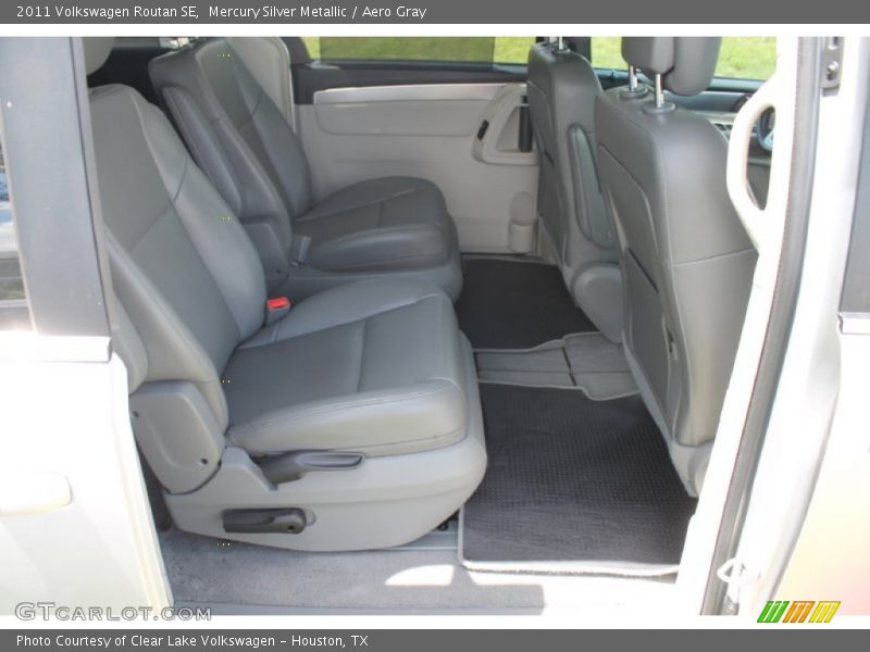 Mercury Silver Metallic / Aero Gray 2011 Volkswagen Routan SE