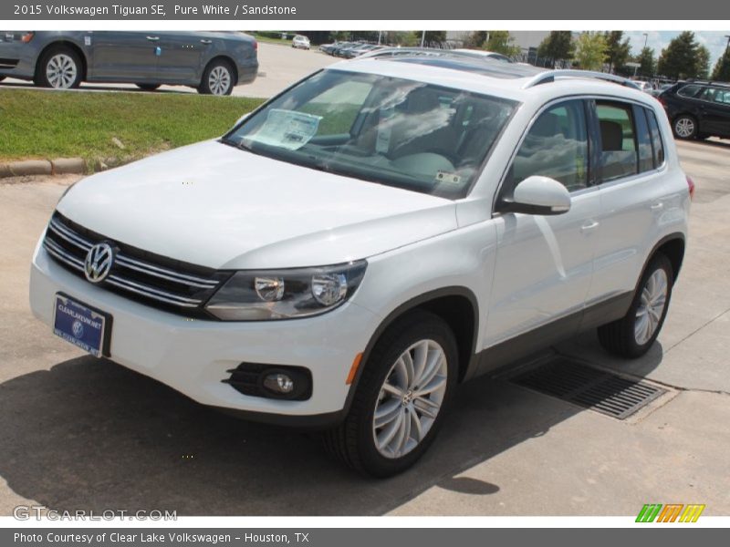 Pure White / Sandstone 2015 Volkswagen Tiguan SE