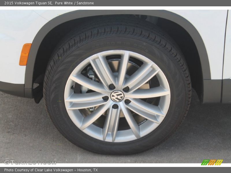 Pure White / Sandstone 2015 Volkswagen Tiguan SE