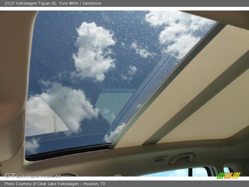 Pure White / Sandstone 2015 Volkswagen Tiguan SE