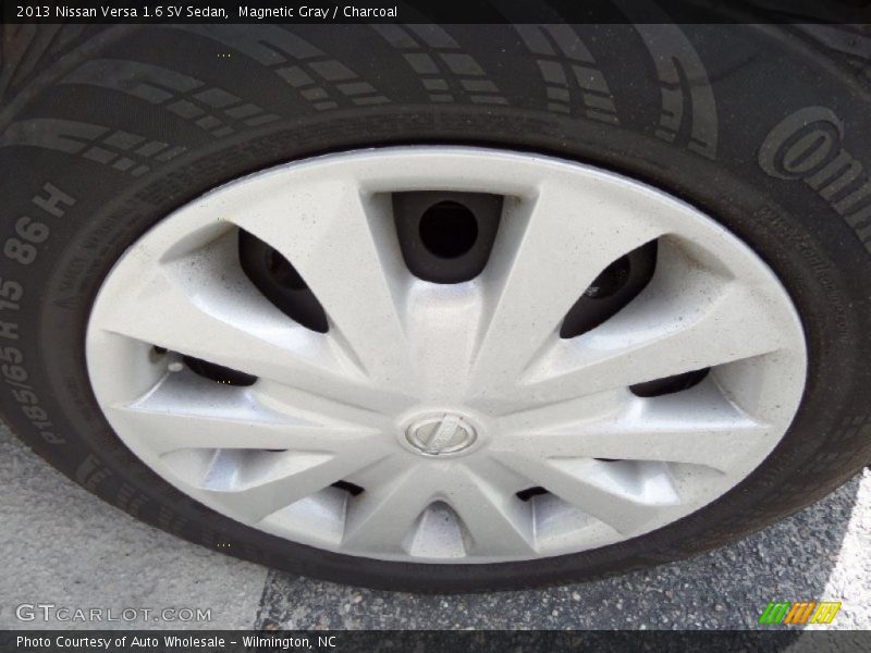 Magnetic Gray / Charcoal 2013 Nissan Versa 1.6 SV Sedan