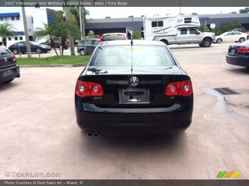 Black / Pure Beige 2007 Volkswagen Jetta Wolfsburg Edition Sedan