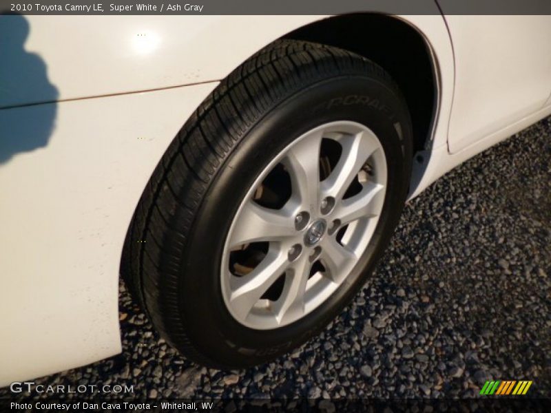 Super White / Ash Gray 2010 Toyota Camry LE