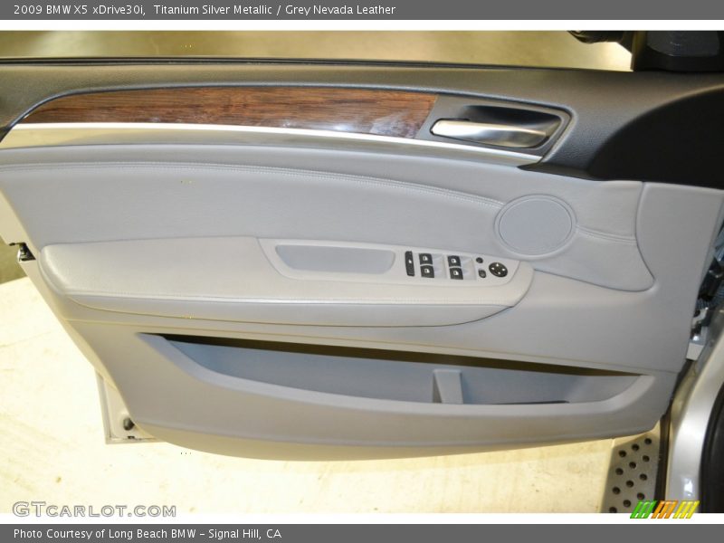 Titanium Silver Metallic / Grey Nevada Leather 2009 BMW X5 xDrive30i
