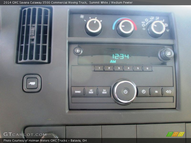 Summit White / Medium Pewter 2014 GMC Savana Cutaway 3500 Commercial Moving Truck