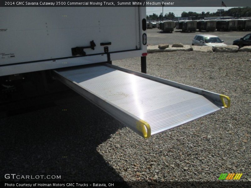 Summit White / Medium Pewter 2014 GMC Savana Cutaway 3500 Commercial Moving Truck