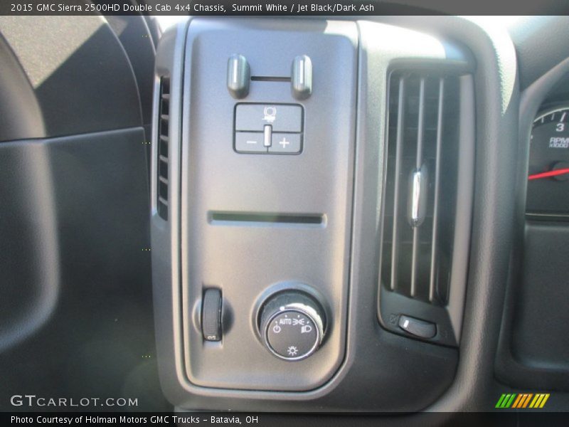 Summit White / Jet Black/Dark Ash 2015 GMC Sierra 2500HD Double Cab 4x4 Chassis
