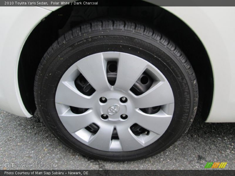 Polar White / Dark Charcoal 2010 Toyota Yaris Sedan