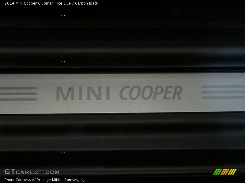 Ice Blue / Carbon Black 2014 Mini Cooper Clubman