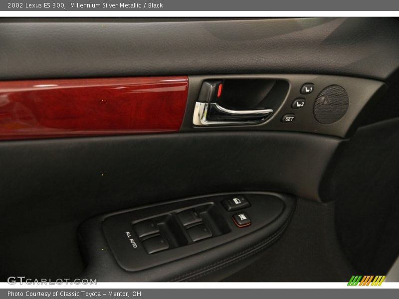 Millennium Silver Metallic / Black 2002 Lexus ES 300