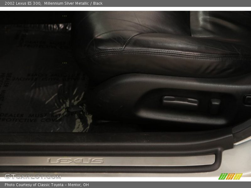 Millennium Silver Metallic / Black 2002 Lexus ES 300