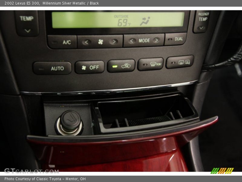 Millennium Silver Metallic / Black 2002 Lexus ES 300