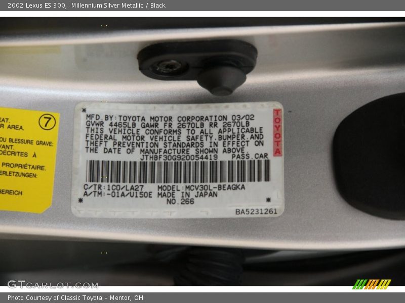Millennium Silver Metallic / Black 2002 Lexus ES 300