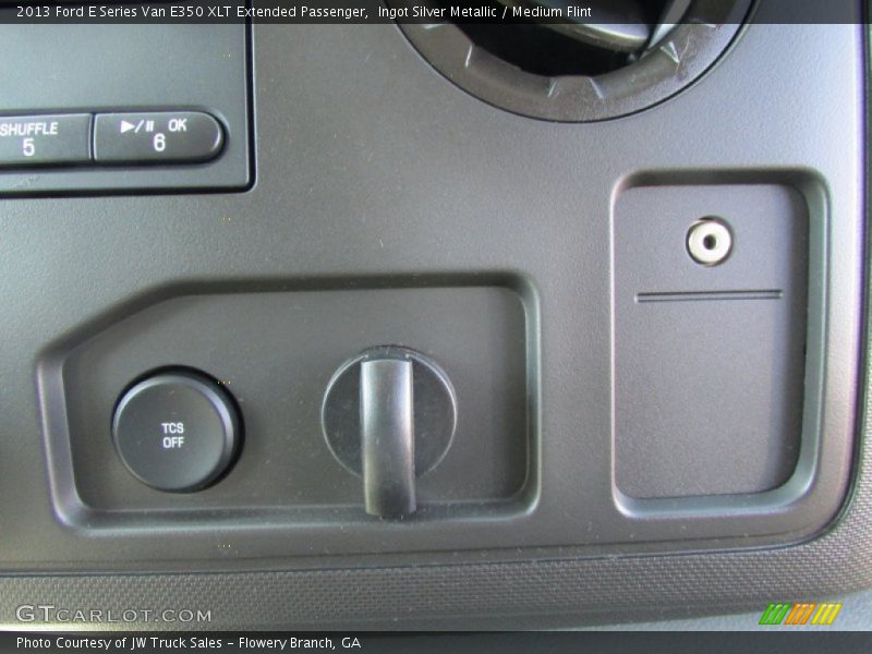 Ingot Silver Metallic / Medium Flint 2013 Ford E Series Van E350 XLT Extended Passenger