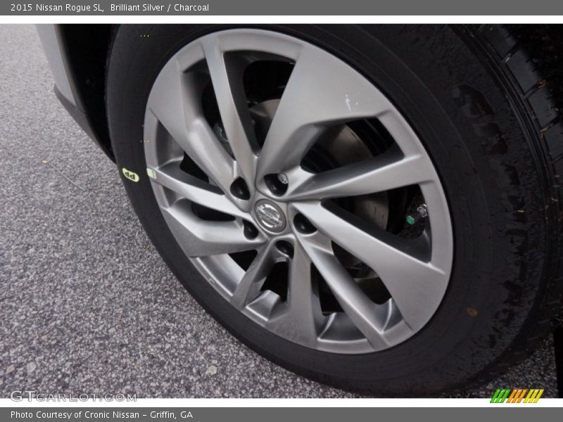 Brilliant Silver / Charcoal 2015 Nissan Rogue SL