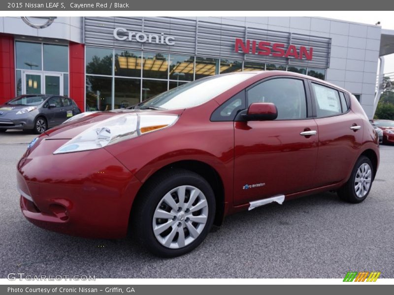 Cayenne Red / Black 2015 Nissan LEAF S