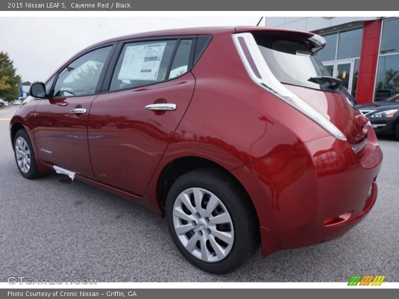 Cayenne Red / Black 2015 Nissan LEAF S