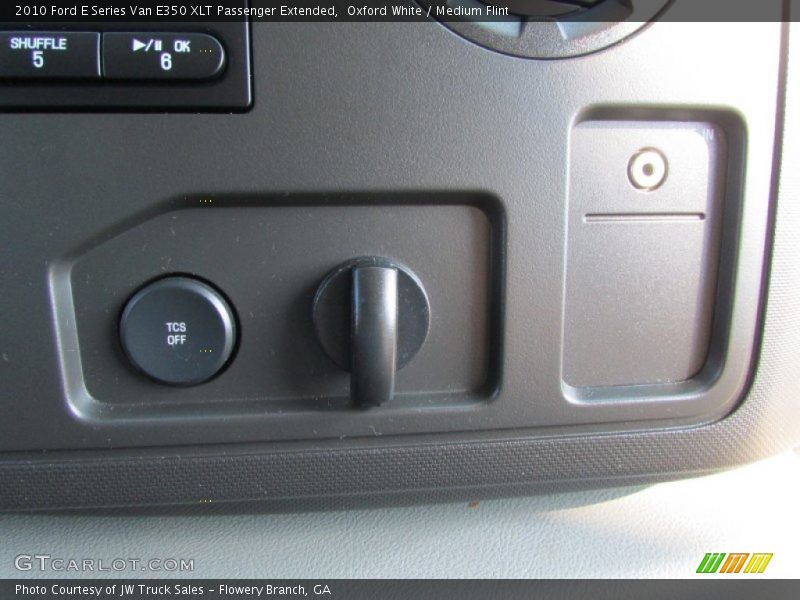 Oxford White / Medium Flint 2010 Ford E Series Van E350 XLT Passenger Extended