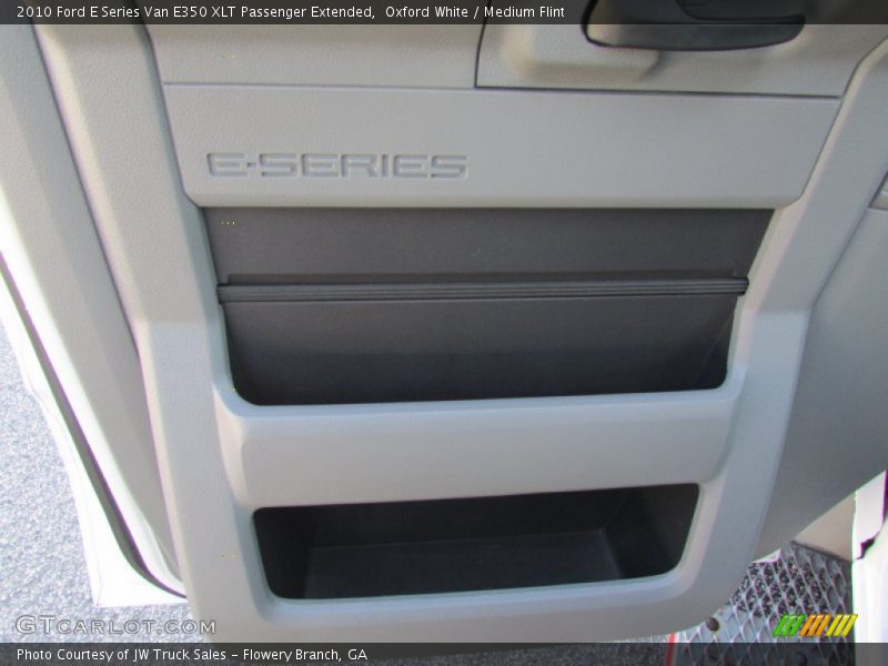Oxford White / Medium Flint 2010 Ford E Series Van E350 XLT Passenger Extended