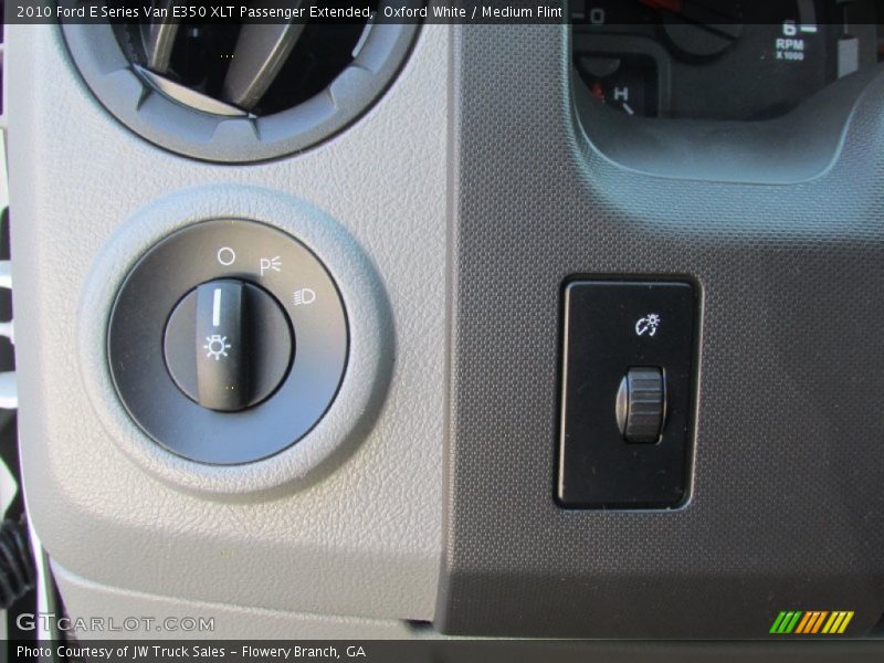 Oxford White / Medium Flint 2010 Ford E Series Van E350 XLT Passenger Extended