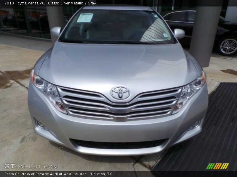 Classic Silver Metallic / Gray 2010 Toyota Venza V6