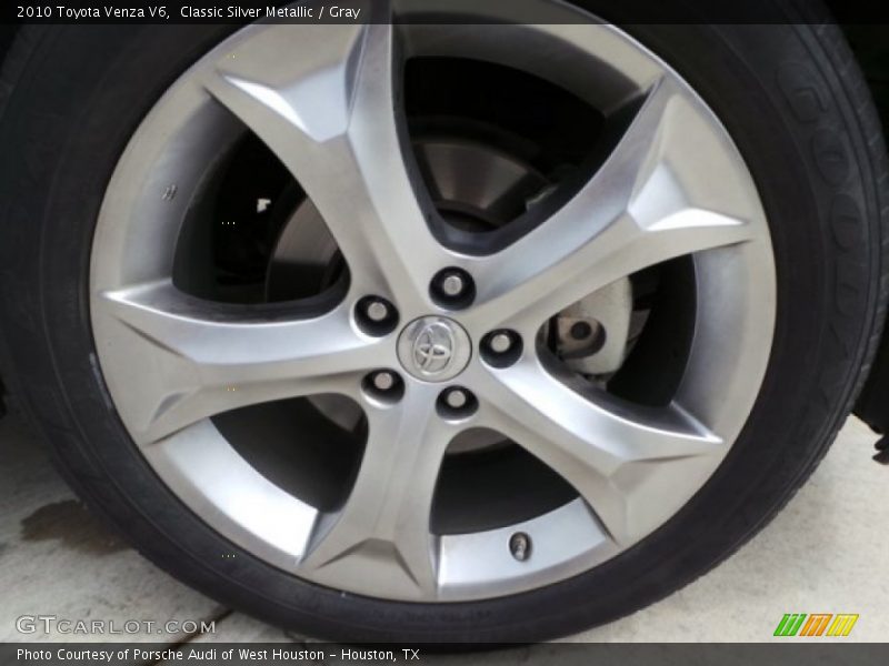 Classic Silver Metallic / Gray 2010 Toyota Venza V6