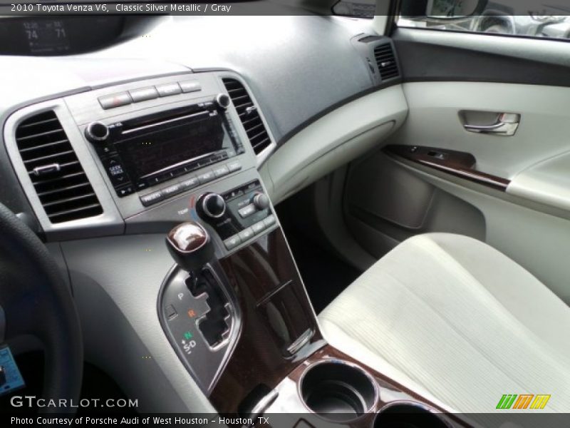 Classic Silver Metallic / Gray 2010 Toyota Venza V6