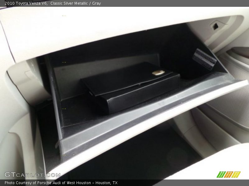 Classic Silver Metallic / Gray 2010 Toyota Venza V6