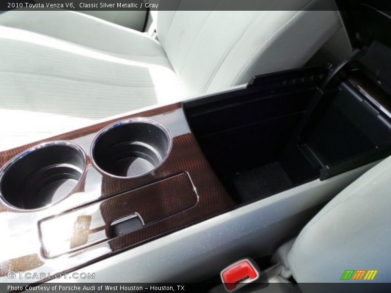 Classic Silver Metallic / Gray 2010 Toyota Venza V6