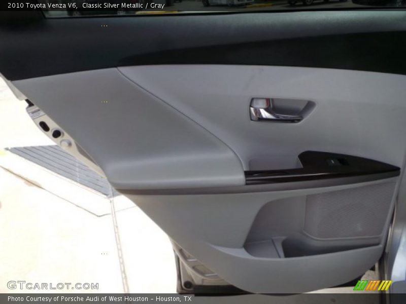 Classic Silver Metallic / Gray 2010 Toyota Venza V6