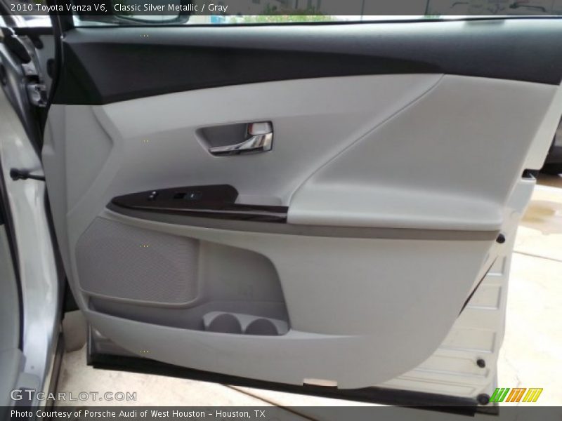 Classic Silver Metallic / Gray 2010 Toyota Venza V6