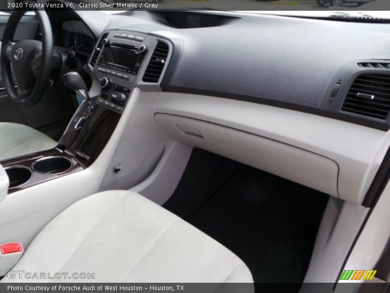 Classic Silver Metallic / Gray 2010 Toyota Venza V6