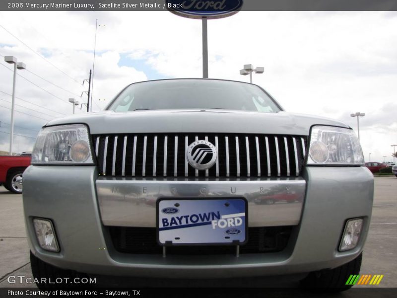 Satellite Silver Metallic / Black 2006 Mercury Mariner Luxury