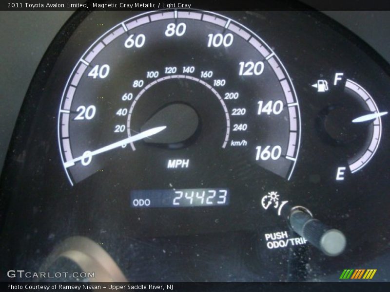 Magnetic Gray Metallic / Light Gray 2011 Toyota Avalon Limited