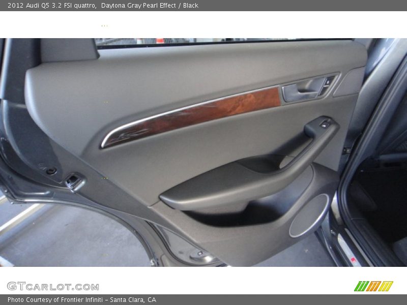 Daytona Gray Pearl Effect / Black 2012 Audi Q5 3.2 FSI quattro